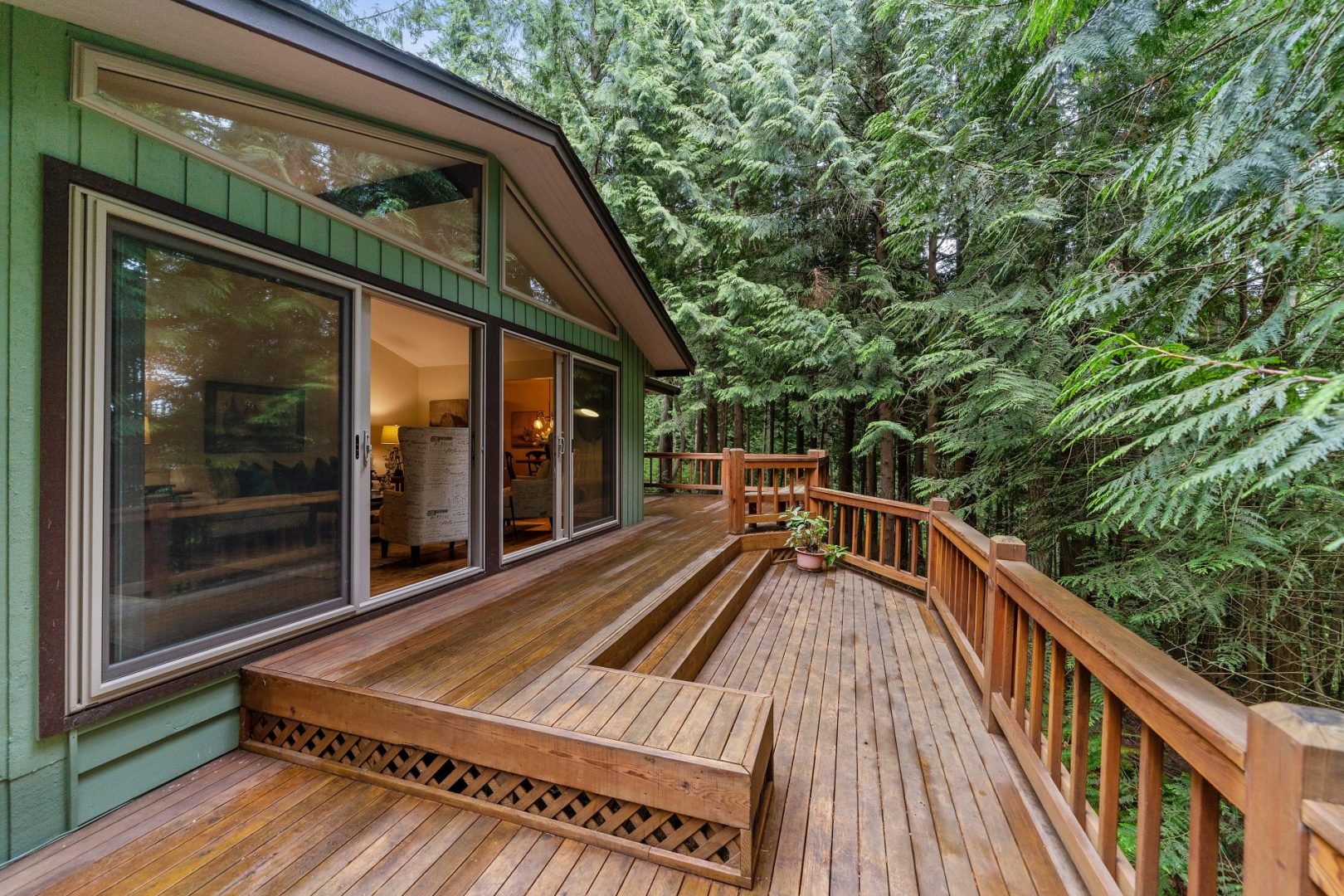 Find the Perfect Deck Style from Classic to Contemporary Designs
