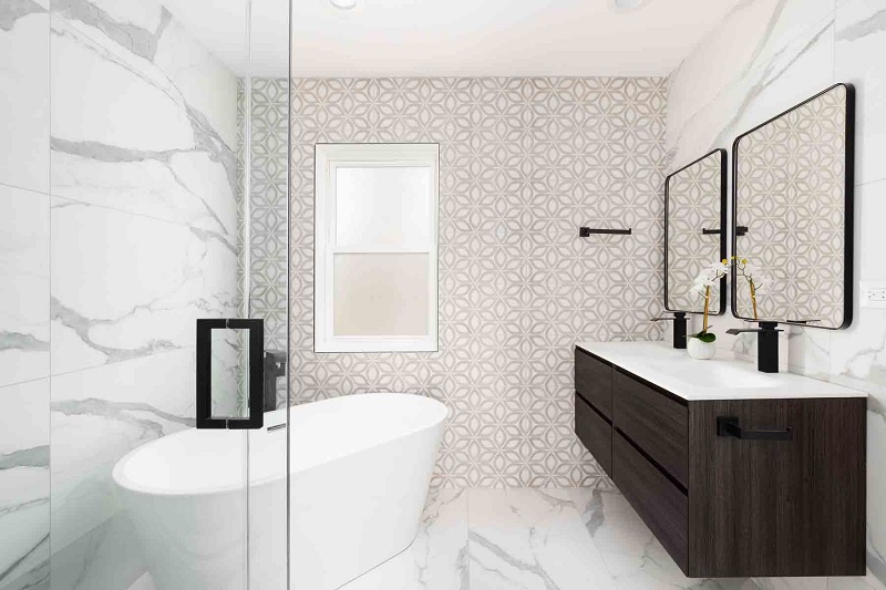 Beyond the Basics: Trending Bathroom Remodel Styles in Phoenix Right Now
